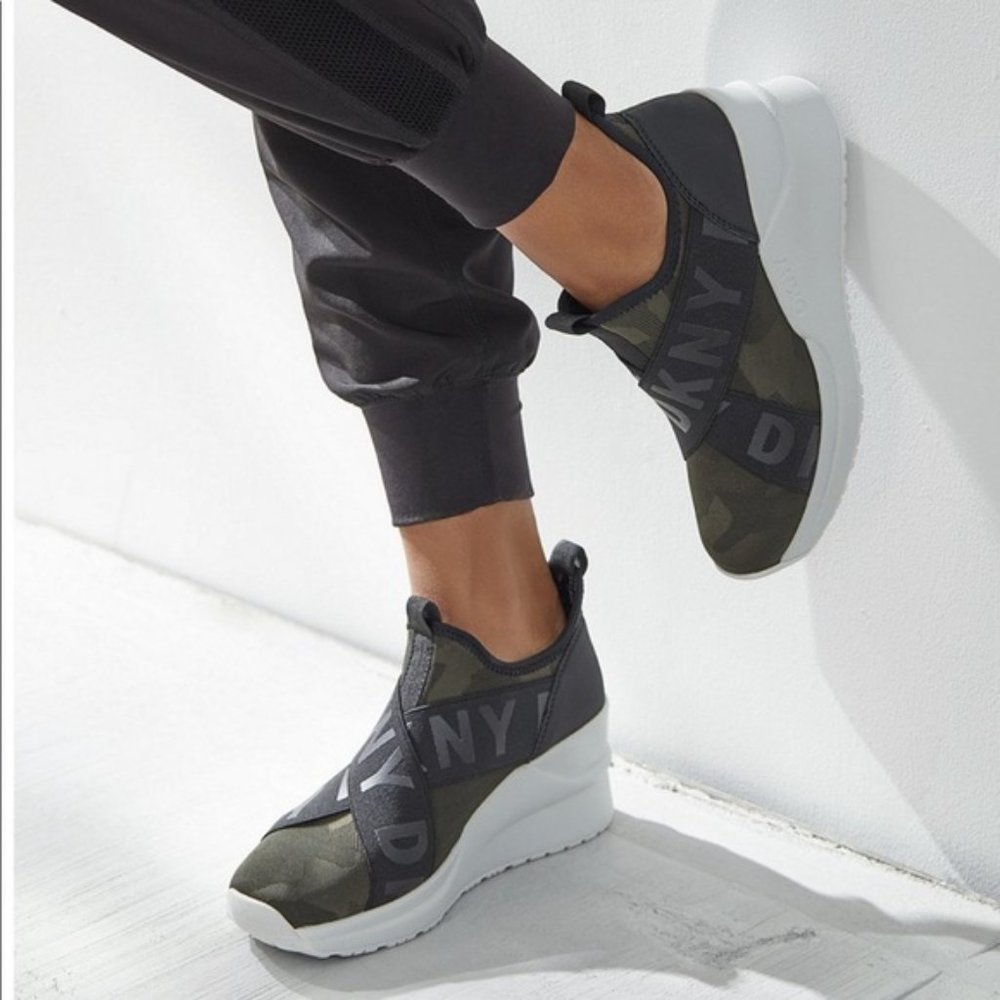 DKNY Leya Camo Wedge Sneakers 7.5